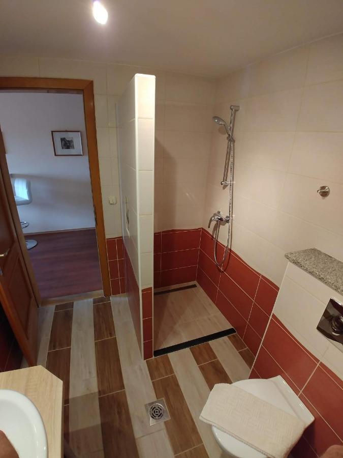 Ciklamen Apartman Gyenesdiás Екстериор снимка