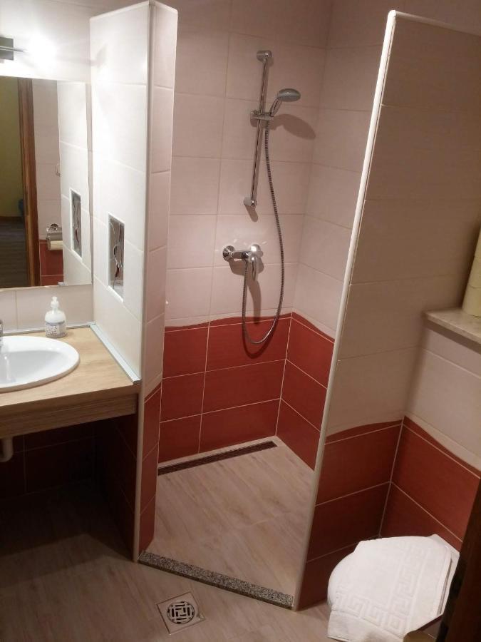 Ciklamen Apartman Gyenesdiás Екстериор снимка