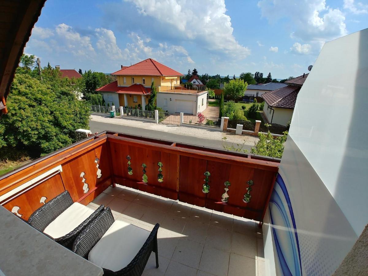 Ciklamen Apartman Gyenesdiás Екстериор снимка
