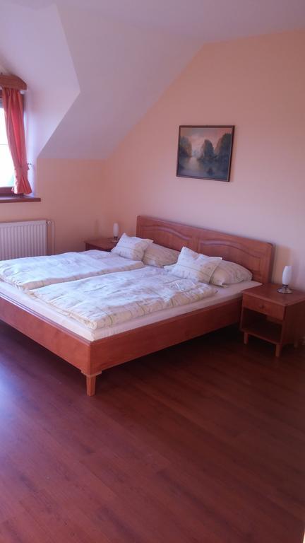 Ciklamen Apartman Gyenesdiás Екстериор снимка