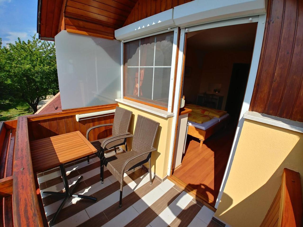 Ciklamen Apartman Gyenesdiás Екстериор снимка